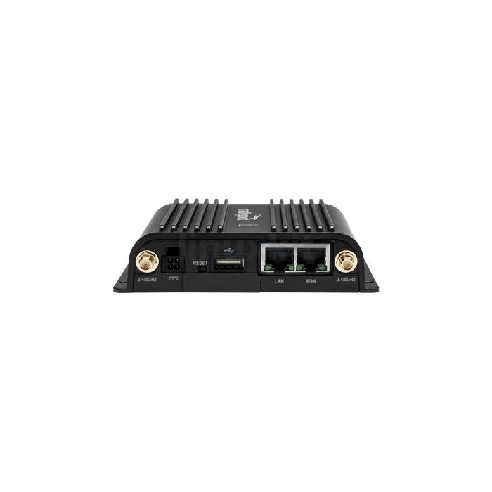 Cradlepoint IBR900 600M Ruggedised Mobile Router & 1 Year NetCloud